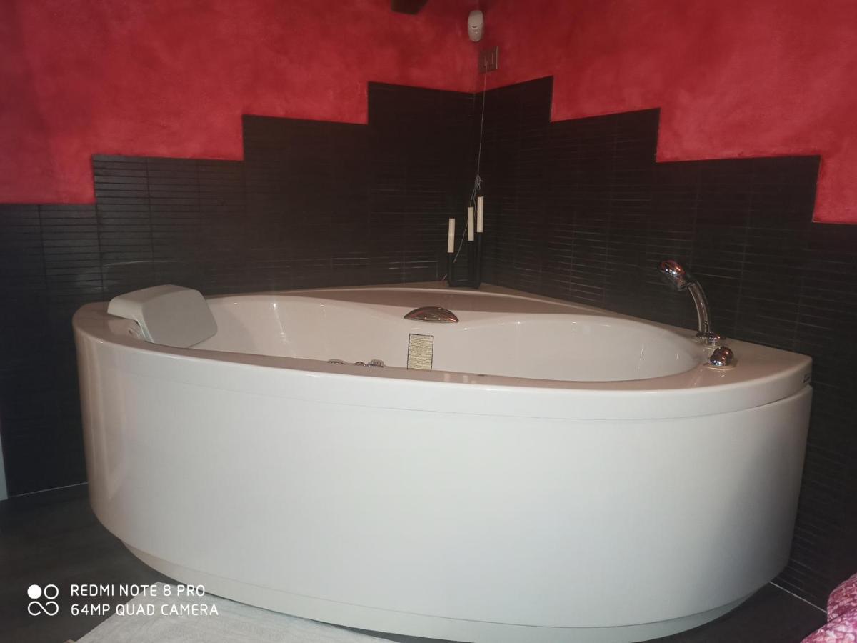 מונטיקיארי Casa Vacanze Soleluna מראה חיצוני תמונה