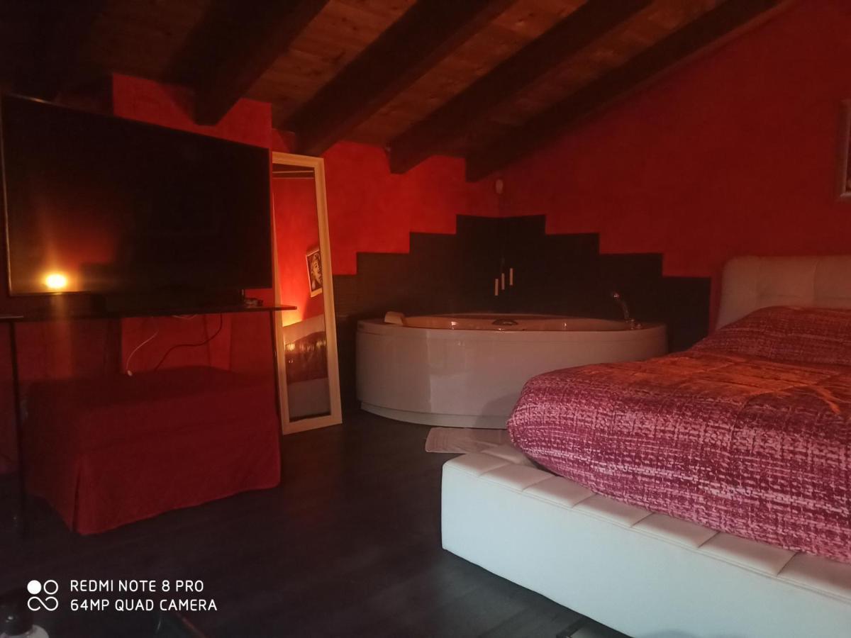 מונטיקיארי Casa Vacanze Soleluna מראה חיצוני תמונה